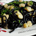 Spaghetti al Nero di Seppia com camarão e cogumelos
