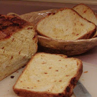 Pão de Calabresa e Manjericão