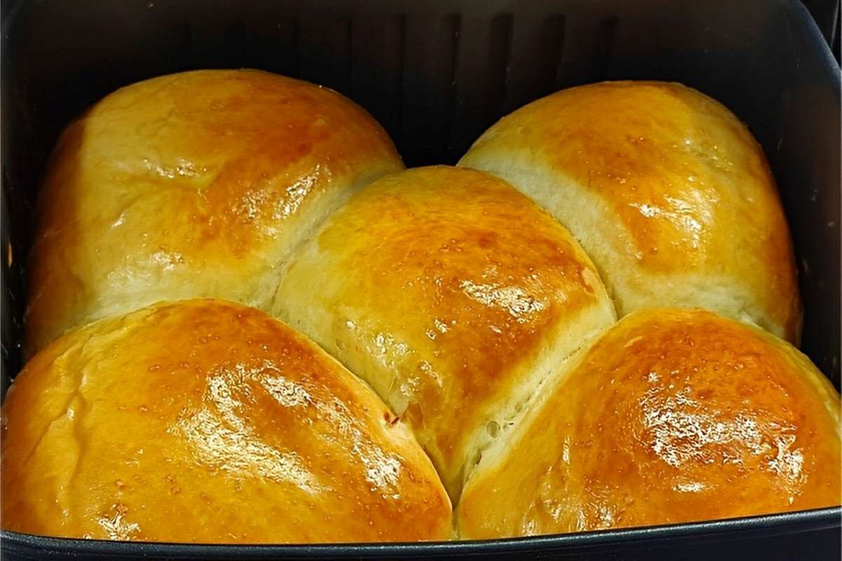 Pão caseiro na AirFryer: fofinho delicioso e perfeito para o lanche da tarde ou café da manhã