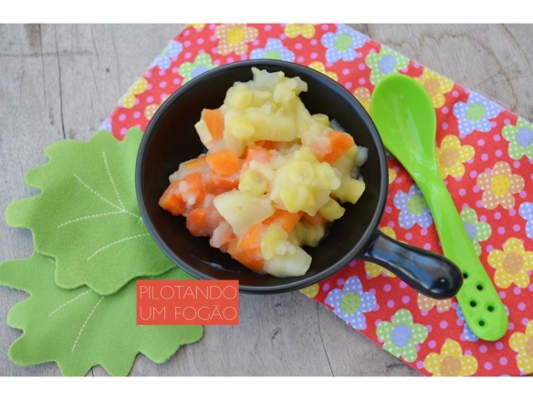 Comidinha para bebê – batata+cenoura+vagem
