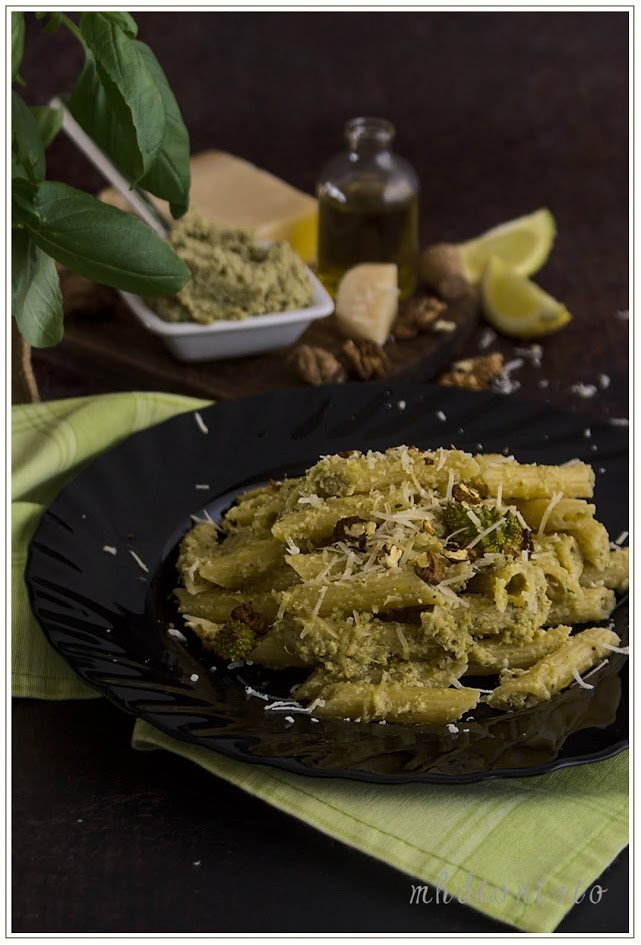 Penne com Pesto de Couve-Romanesca (Roasted Romanesno Cauliflower Pesto Penne)