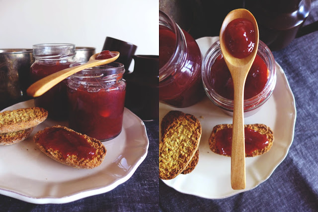 Compota de ruibarbo e ameixa/ Rhubarb and plum jam