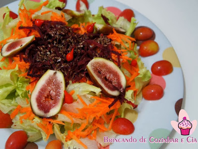 Salada Especial com Figos e Linhaça