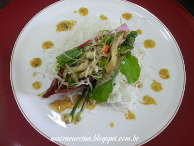 Salada Vegan com Bifum