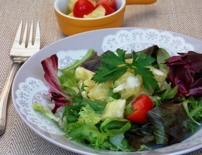 Salada de Folhas ao Vinagrete de Abacaxi (vegana)