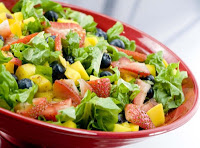 Salada de Folhas e Frutas (vegana)