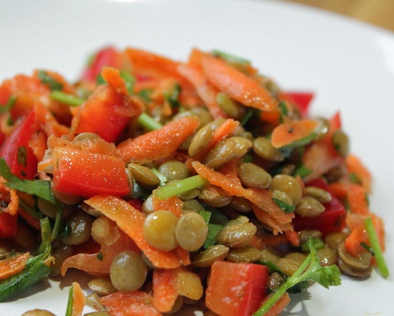Salada de Lentilhas com Cenoura e Pimentão (vegana)