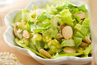 Salada de Maçã Verde com Escarola e Amêndoas (vegana)