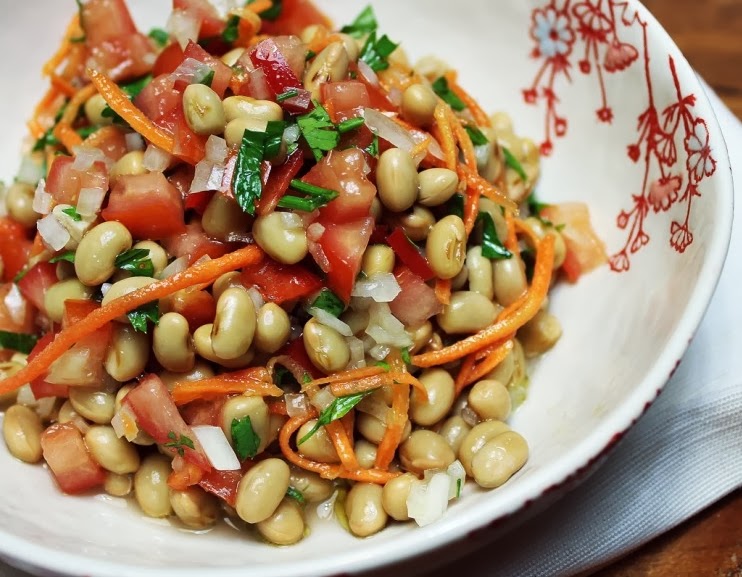 Salada de Soja com Cenoura e Vinagrete (vegana)