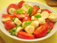 Salada de Tomate, Palmito e Manjericão (vegana)