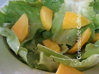 Salada de alface com manga
