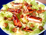 Caesar Salad light (salada de alface com croutons, parmesão, molho caesar light e frango grelhado)