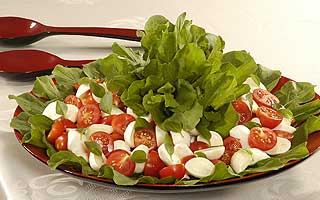 Salada caprese: requinte e praticidade.