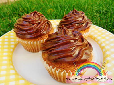 Cupcakes de Laranja e Cobertura de Chocolate