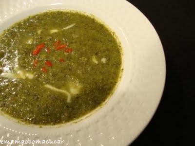Sopa picante de brócolis