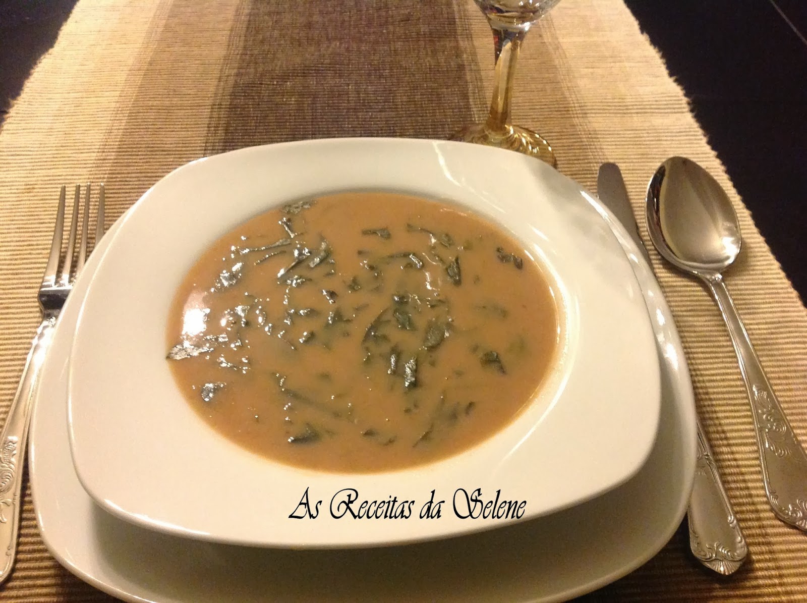 Sopa de Feijão Manteiga com Espinafres - Yammi