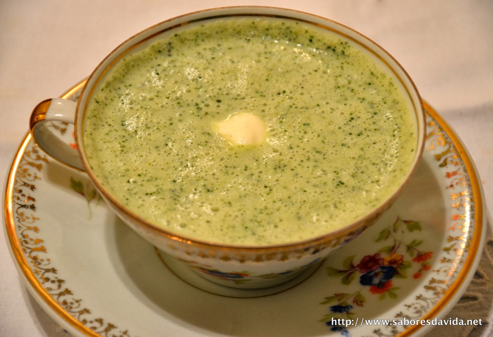 Sopa Fria de Pepino com Hortelã - Dia Um…Na Cozinha!