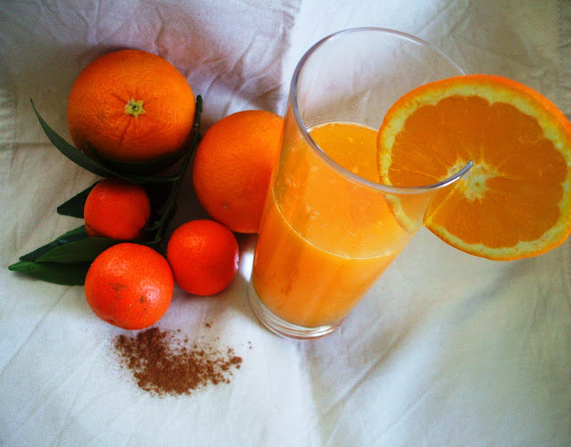 Sumo natural de laranja e tangerina com um toque de canela!