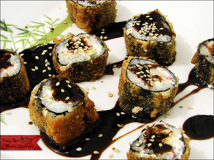 Sushi Hot Roll de Salmão e Kani