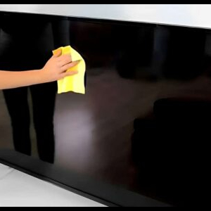 Como limpar telas de TV de forma prática e segura