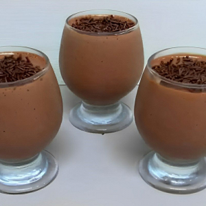 Mousse de chocolate com Nescau feita no liquidificador em apenas 2 minutos