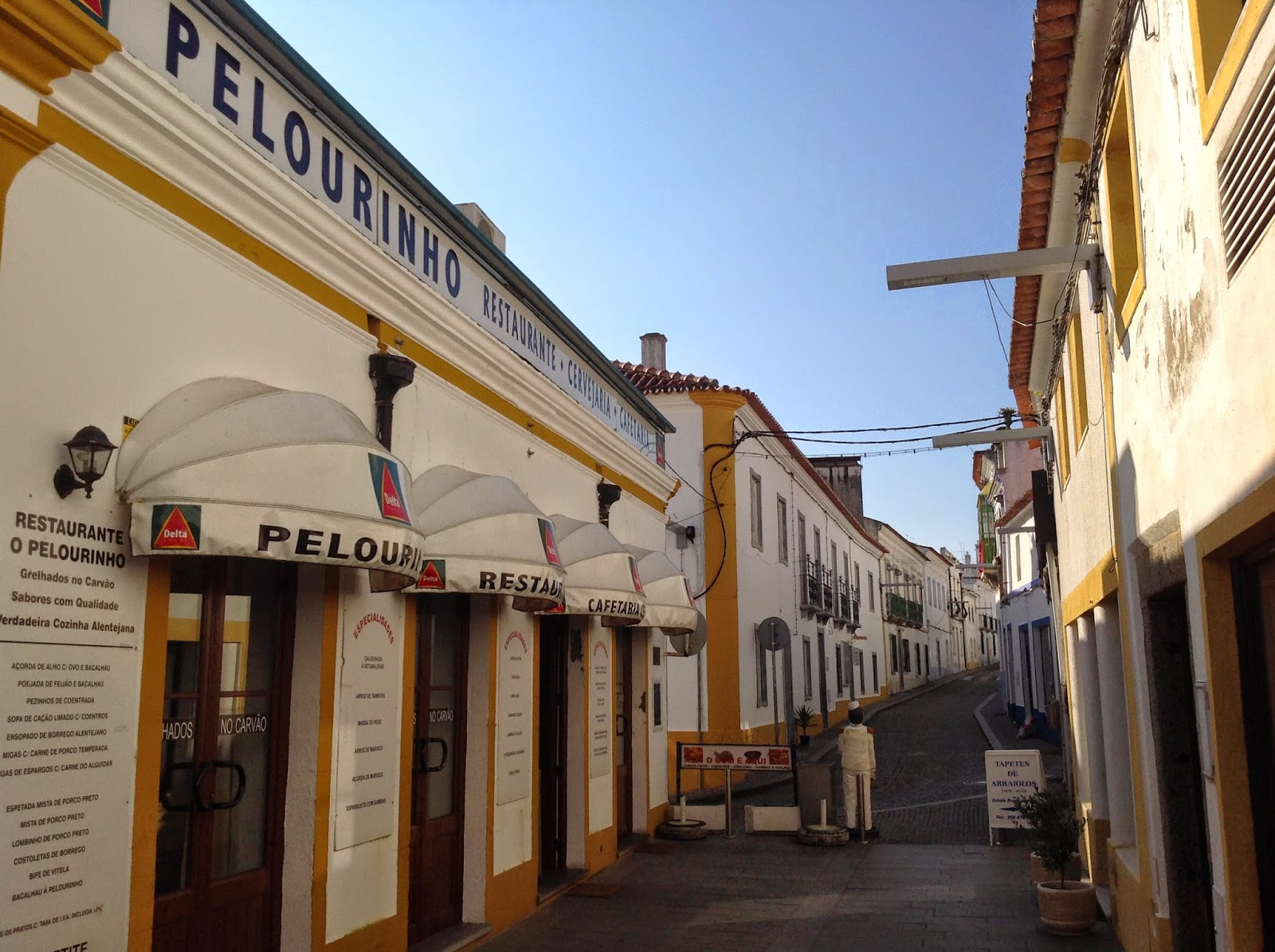Um restaurante Português - O Pelourinho - Arraiolos - Portugal