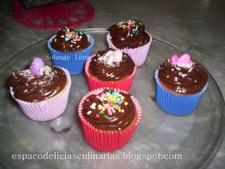 Cupcake de baunilha e chocolate
