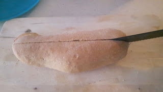 Como cortar o pão para cachorro