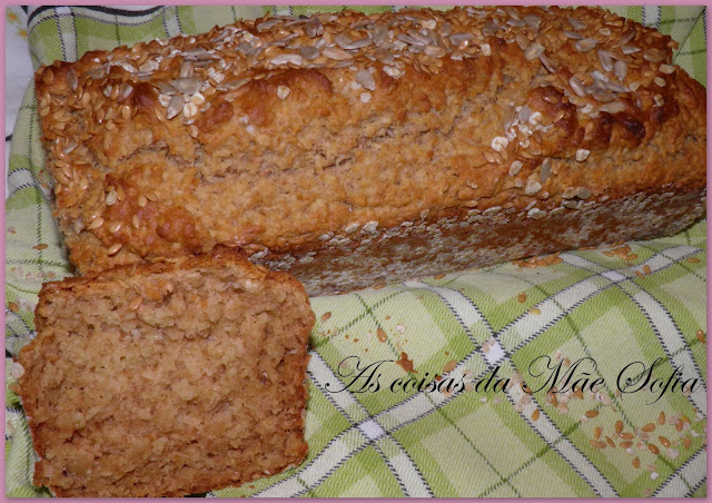 Pão rápido de aveia e mel / Honey oat quick bread