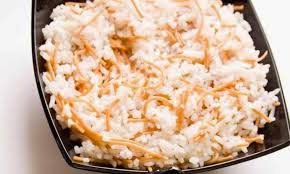 Receita de arroz com aletria