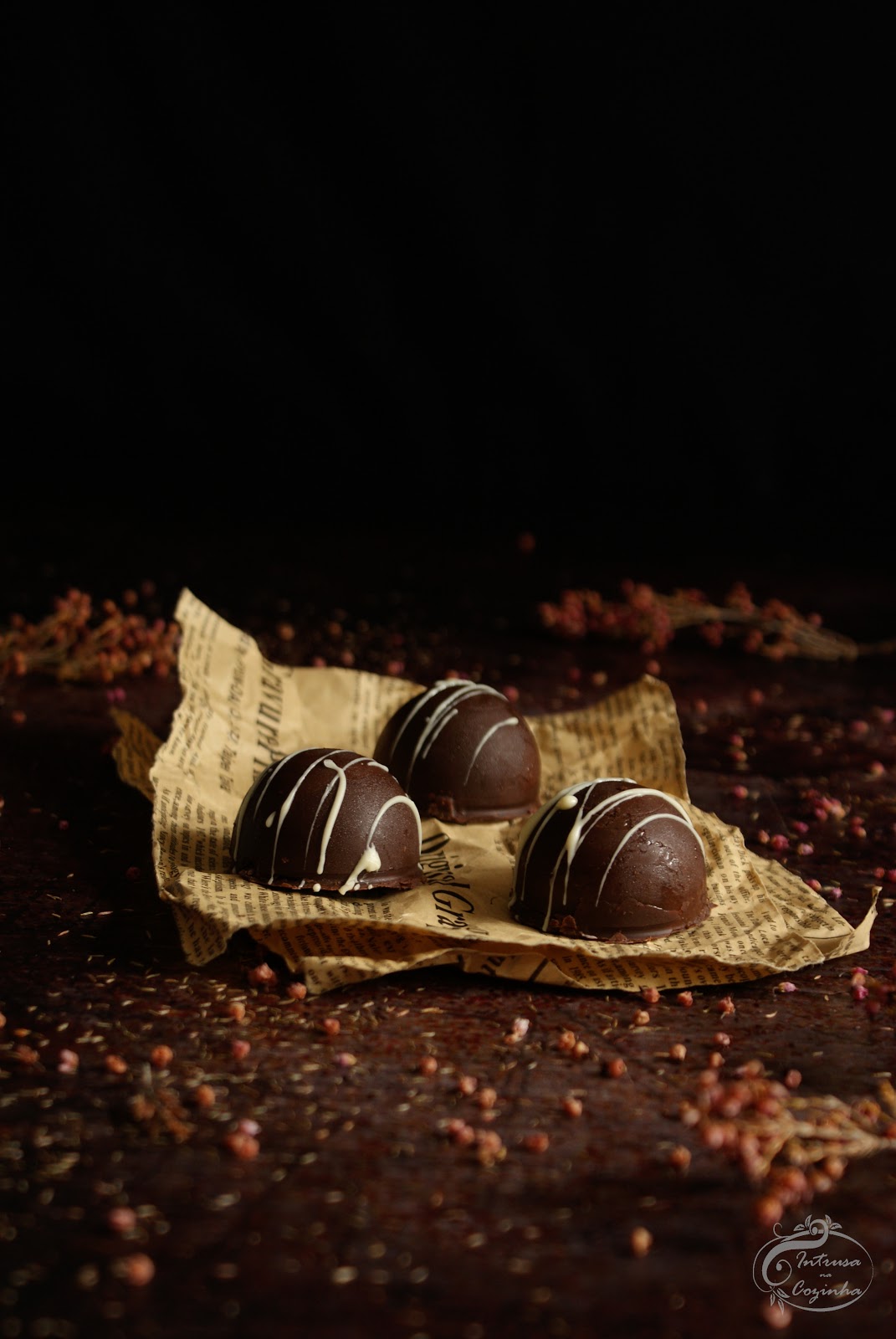 Bombons de Chocolate e Mousse de Framboesa  {Chocolate and Raspberry Mousse Candy}