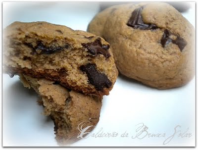Cookies de canela e chocolate meio amargo