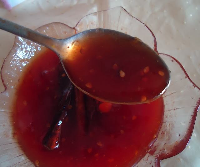 compota de tomate aromatizada com canela