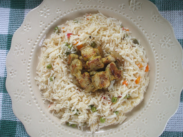Entremeada salteada com arroz de legumes