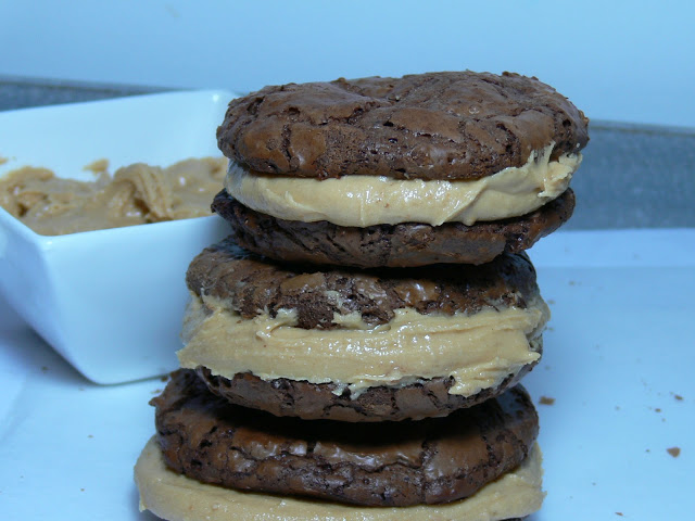 Whoopie Cookies Recheados com Creme de Manteiga de Amendoim