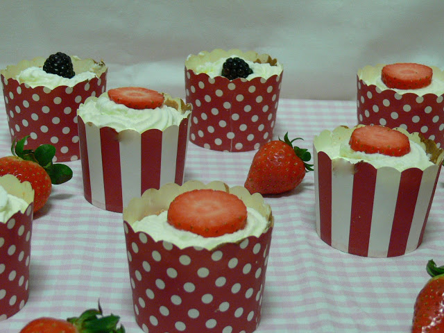 Angel Food Cupcakes e 1º Aniversário do Blog