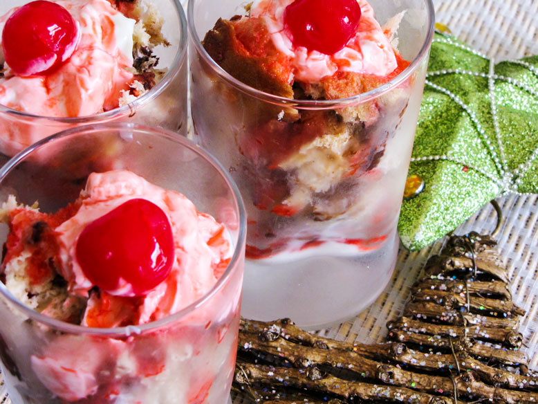 Receitas para o Natal – Panetone gelado com iogurte grego e cerejas em calda