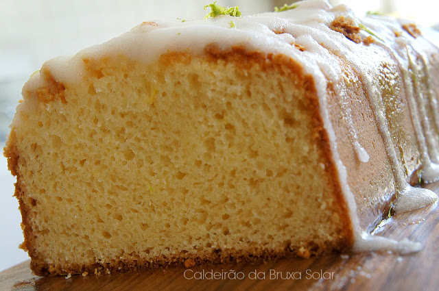 Lemon Bread (ou um pão que parece um bolo)