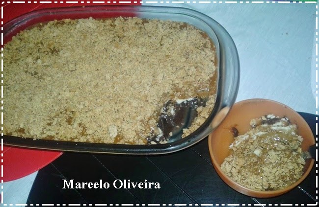 Eu testei receita do blog: Marcelo Oliveira (pavê com bombons e paçoquinha)