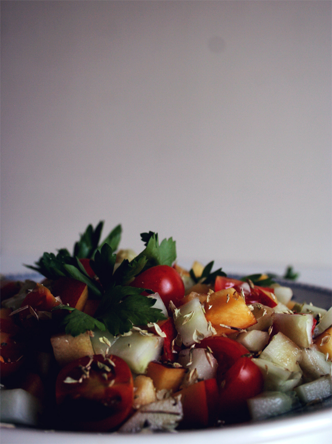 Salada de Verão: pepino, pêssego e tomate/ Summer salad: cucumber, peach and tomatoes