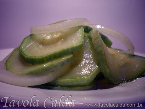 Salada de Abobrinha Italiana com Cebola